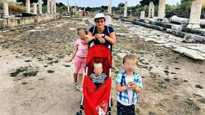Петербурженку с тремя детьми унесло в открытое море во время шторма в Абхазии - vesti.ru - Санкт-Петербург - Апсны