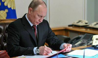 Владимир Путин - Сергей Боярский - Валерий Газзаев - Владимир Путин подписал закон о внесудебном удалении из интернета порочащей честь информации - og.ru - Россия