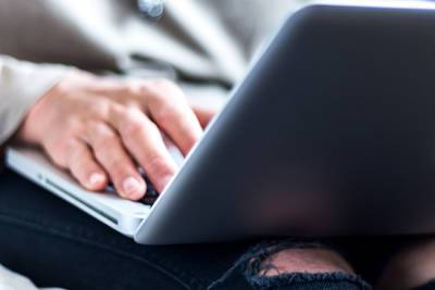 Принадлежащий владельцу Pornhub порносайт решили закрыть - lenta.ru