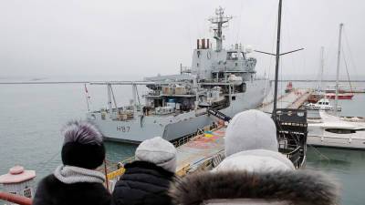 В Средиземное море зашел еще один британский корабль - gazeta.ru - Россия - Крым - Англия - Гибралтар