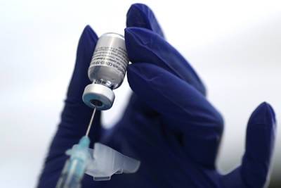 Подросток привился вакциной Pfizer и потерял возможность заниматься спортом - lenta.ru