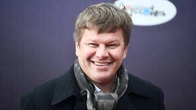 Дмитрий Губерниев - Губерниев назвал ассоциацию пляжного футбола Украины дураками - gazeta.ru - Москва - Украина - Швейцария