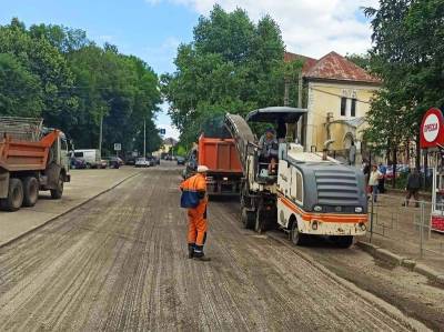В Смоленске начали ремонт улицы Исаковского - rabochy-put.ru - Смоленск