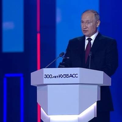Владимир Путин - Сергей Цивилев - Путин одобрил идею принимать в кадетское училище в Кемерове девочек - radiomayak.ru - Россия - Кемеровская обл.