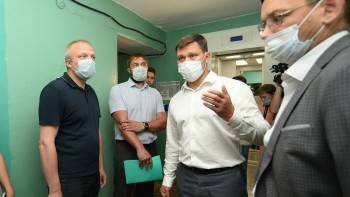 Олег Кувшинников - Сергей Воропанов - Работы по замене лифтов начались в многоквартирных домах Вологды - vologda-poisk.ru - Россия - Вологодская обл. - Вологда