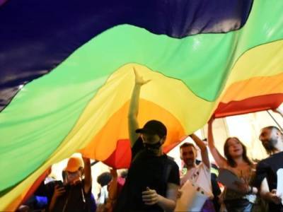 В Тбилиси состоялась акция в поддержку ЛГБТ и пострадавших журналистов. Противники вышли на контракцию - gordonua.com - Украина - Грузия - Тбилиси