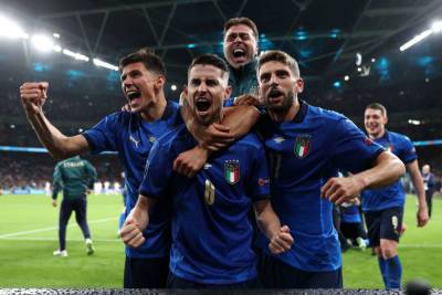 Италия обыграла Испанию в серии пенальти и стала первым финалистом Евро-2020 - sport.bigmir.net - Италия - Испания