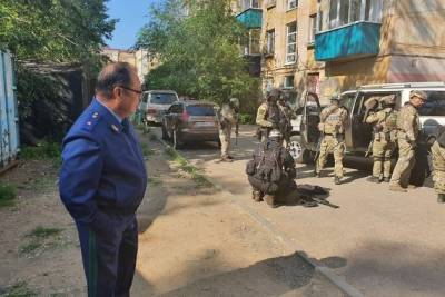 Полицейские задержали подозреваемого в расстреле пары на улице Горького в Чите - chita.ru - Чита