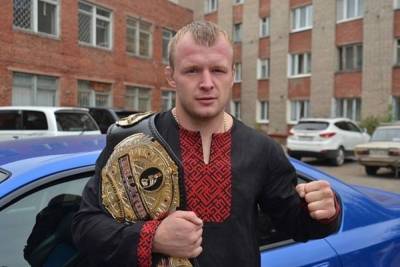 Александр Шлеменко - Российский боец ММА раскритиковал современных женщин: «Забыли, что главное – дети» - mk.ru