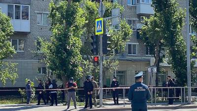 У захватившего банк в Тюмени не обнаружено взрывных устройств - gazeta.ru - Тюмень