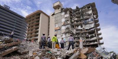 Число жертв обрушения жилого дома в Майами увеличилось до 36 человек - runews24.ru - шт.Флорида - Серфсайд