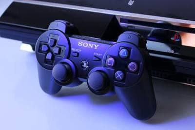 Россиянина засудили за продажу взломанной PlayStation - lenta.ru - Липецк
