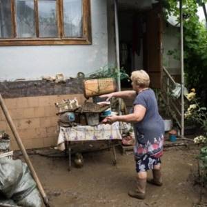 Сергей Аксенов - Пострадавших от потопа в Крыму на месяц освободят от коммунальных платежей - reporter-ua.com - Россия - Украина - Крым