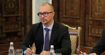 Юрий Дмитриев - Марта Лятте - Консул Эстонии задержан в Петербурге при получении закрытой информации - ren.tv - Россия - Санкт-Петербург - Эстония