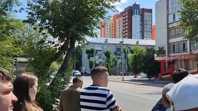 Возбуждено уголовное дело после захвата отделения банка в Тюмени - gazeta.ru - Россия - Тюмень