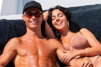 Криштиану Роналду - Cristiano Ronaldo - Криштиану Роналду и Джорджина Родригес с детьми проводят отпуск на яхте - skuke.net - Португалия - Новости