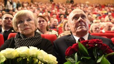 Владимир Меньшов - Вера Алентова - Актрису Веру Алентову снова перевели в реанимацию - crimea.ria.ru - Крым - Симферополь