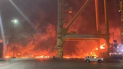 Али - В порту Джебель-Али в Дубае прогремел взрыв - vesti.ru - Россия