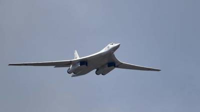 Ракетоносцы Ту-160 и Ту-95МС запустили крылатые ракеты в Арктике - iz.ru - Россия - Иркутская обл. - Израиль - Саратовская обл.