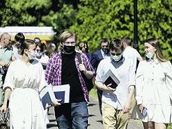 Молодой специалист продолжает учиться, потому что работать негде - newsland.com - Россия