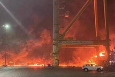 В порту ОАЭ взорвался корабль - kp.ua - Украина - Эмираты