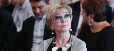 Владимир Меньшов - Вера Алентова - Медсестре предлагали полмиллиона рублей за фото Веры Алентовой из больницы - runews24.ru - Москва