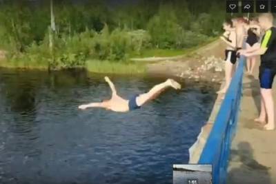 Жители Мурманской области в жаркую погоду наслаждаются прохладой водоемов, где купание строго запрещено - murmansk.mk.ru - Мурманск - Мурманская обл.