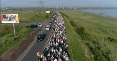 В Одессе верующие УПЦ МП устроили крестный ход, перекрыв оживленную трассу (видео, фото) - focus.ua - Москва - Украина - Одесса