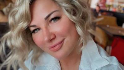 Мария Максакова - Уехавшая в Одессу Максакова показала фигуру в белоснежном бикини — фото - 5-tv.ru - Одесса