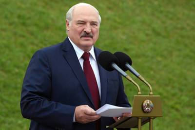 Александр Лукашенко - Лукашенко назвал офицеров опорой Белоруссии и напомнил им о России - lenta.ru - Россия - Белоруссия