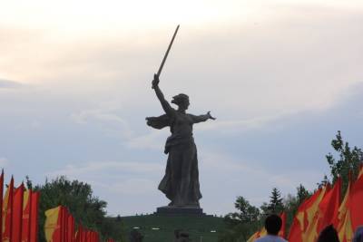 Новые ограничения из-за COVID-19 введут в Волгоградской области - vm.ru - Волгоград - Волгоградская обл.