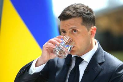 Владимир Зеленский - Вадим Денисенко - У Зеленского наблюдается падение рейтинга – опрос - rupor.info - Украина