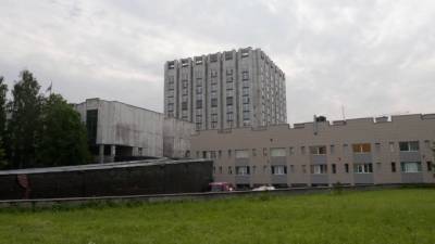 Агрессивный посетитель ударил охранника ножом в гипермаркете в Московском районе - piter.tv - р-н. Московский