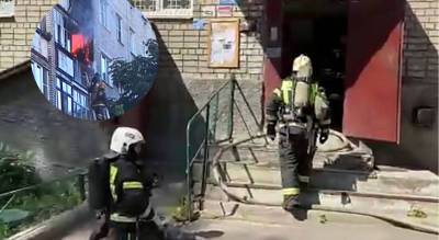 Рядом собралась обеспокоенная толпа: подробности страшного пожара в Ярославле. Видео - progorod76.ru - Ярославская обл. - Ярославль
