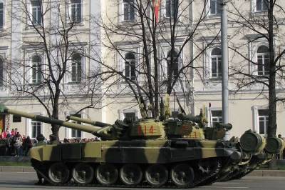 «Дедушка» Т-72 по-прежнему остается костяком танкового щита России - infox.ru - Россия - Крым