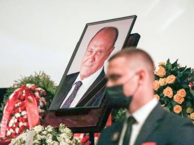 Владимир Меньшов - Вера Алентова - Алентова не смогла сдержать слезы на прощании с Меньшовым, с которым прожила более полувека - rosbalt.ru