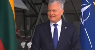 Педро Санчес - Российский самолет сорвал пресс-конференцию лидеров Испании и Литвы (ВИДЕО) - dsnews.ua - Россия - Украина - Литва - Испания