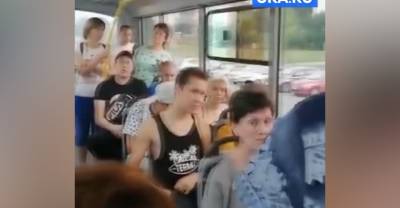 На Урале ковид-диссиденты выгнали женщину из автобуса за просьбу надеть маску - reendex.ru - Свердловская обл. - Новоуральск
