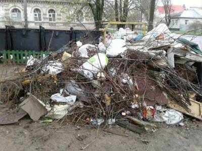 В Черкассах наконец отменили скандальный договор на вывоз негабарита - lenta.ua - Украина - Черкассы - Черкесск