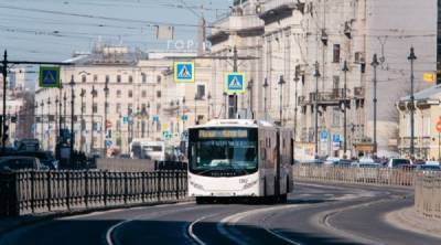 В Новоуральске безмасочники высадили из автобуса пассажирку, заявившую об опасности коронавируса - nakanune.ru - Свердловская обл. - Новоуральск