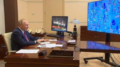 Владимир Путин - Путин отметил важность создания учебных онлайн-курсов в период пандемии - piter.tv - Россия - Свердловская обл.