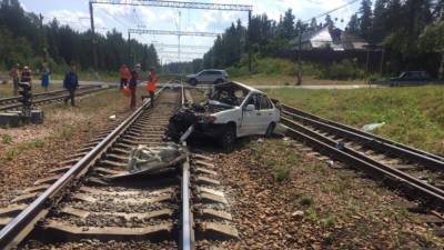 В Ленобласти три человека погибли в аварии с поездом - newdaynews.ru - Россия - Ленинградская обл.