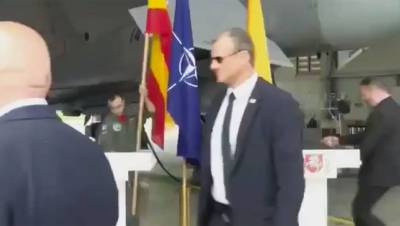 Гитанас Науседа - Педро Санчес - El Mundo: пресс-конференцию премьера Испании прервали из-за российского самолета - gazeta.ru - Россия - Литва - Испания