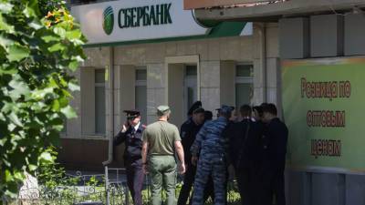 Александр Моор - В Тюмени наградят сотрудниц захваченного банка - russian.rt.com - Тюмень - Тюменская обл.