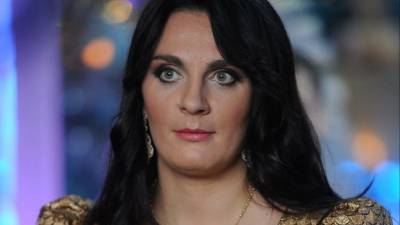 Елена Ваенга - Отборный мат и швыряние телефонов: Ваенга раскрыла правду о скандале в самолете - 5-tv.ru - Санкт-Петербург