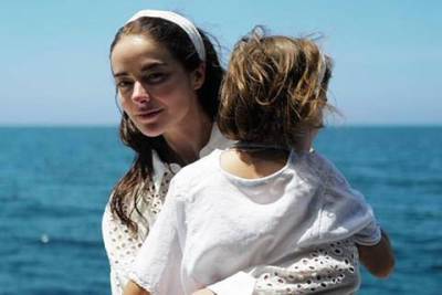 Марина Александрова - Марина Александрова с мужем и детьми отдыхает на море - skuke.net - Новости