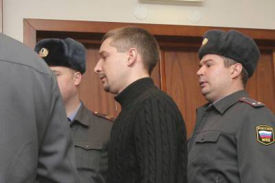 Павел Чиков - Отбывающий пожизненный срок майор Евсюков отсудил компенсацию за суровые условия - mk.ru