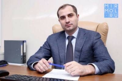 Заур Амиралиев поздравил жителей Дагестана с Днем семьи, любви и верности - mirmol.ru - респ. Дагестан