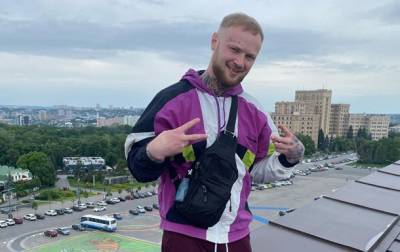 Блогер - В Харькове блогер освятил ТЦ от минирований - korrespondent.net - Украина - Харьков