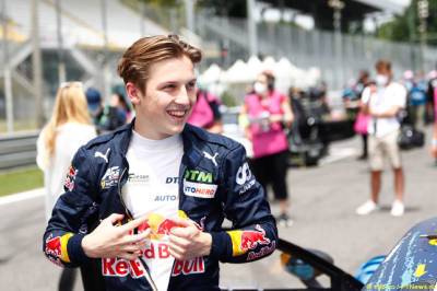 Себастьян Феттель - Лиам Лоусон впервые сядет за руль Формулы 1 - f1news.ru - Новая Зеландия